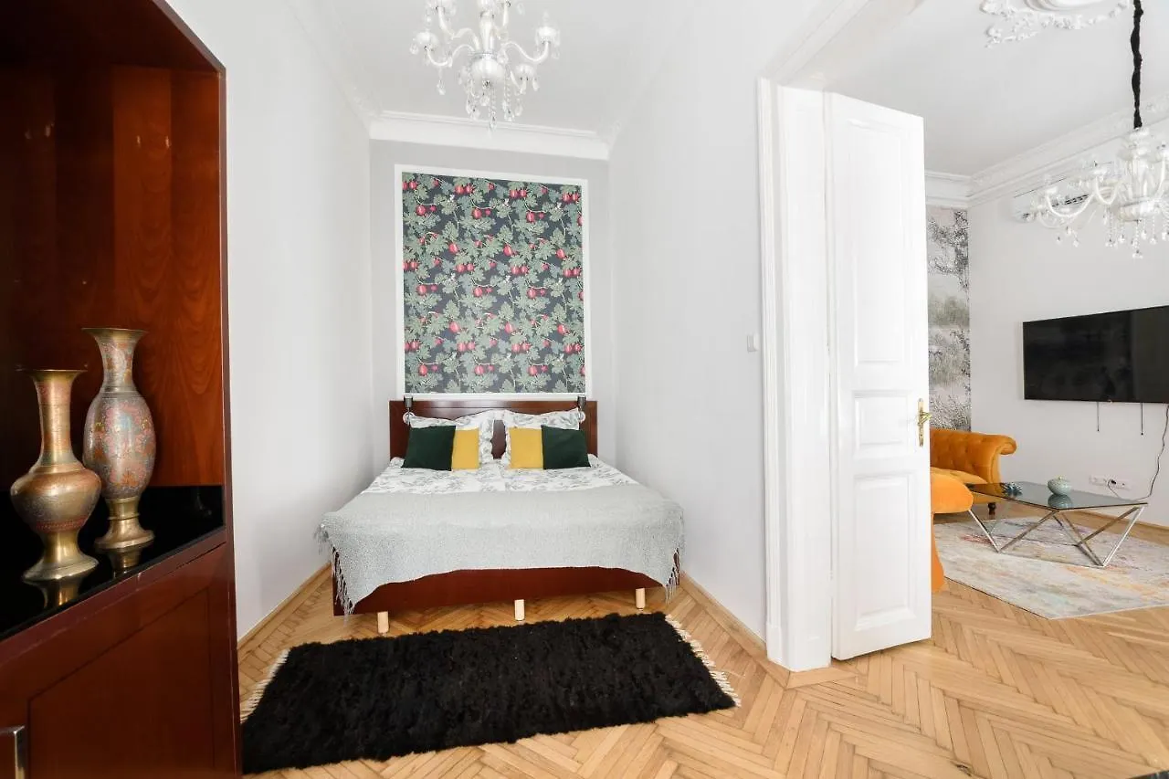 Opera Deluxe Apartman Apartment Budapest
