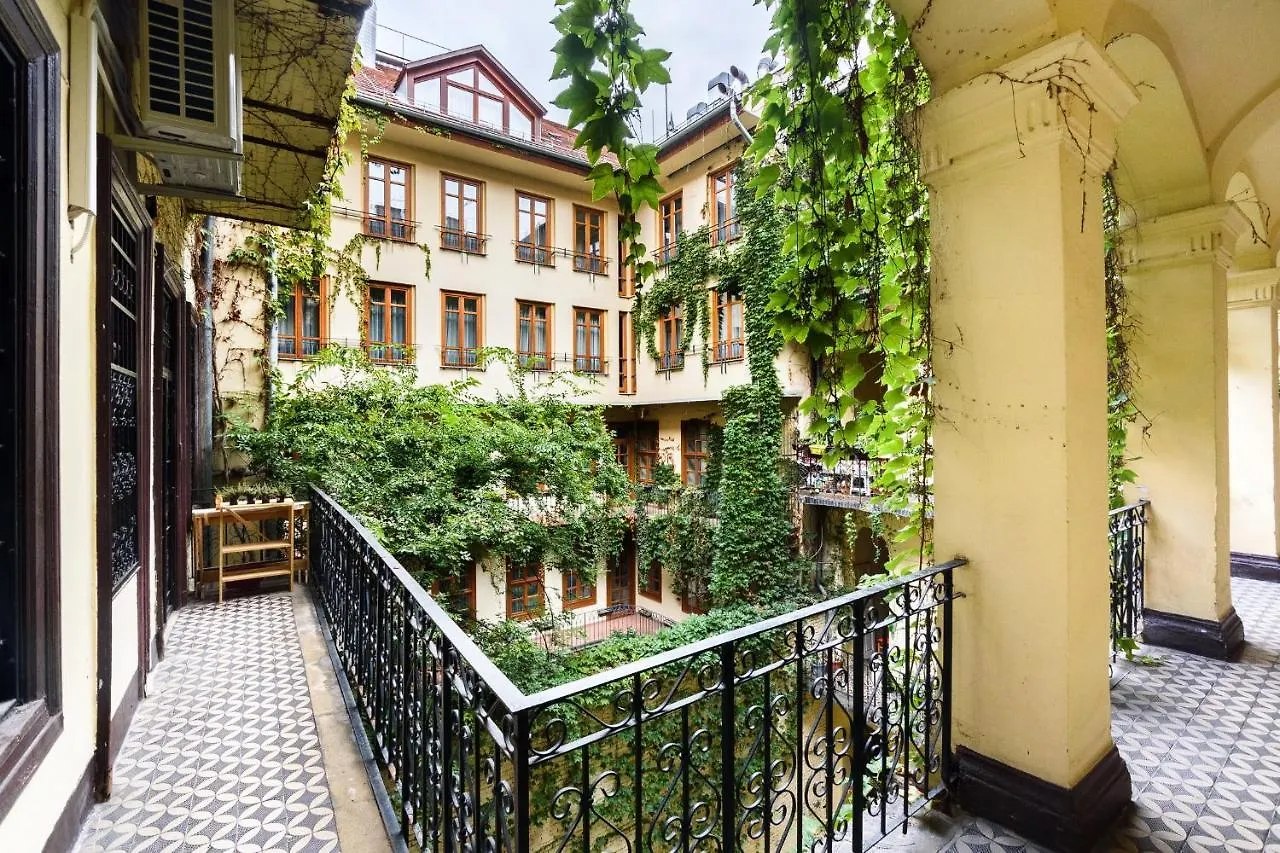 Opera Deluxe Apartman Apartment Budapest Hungary